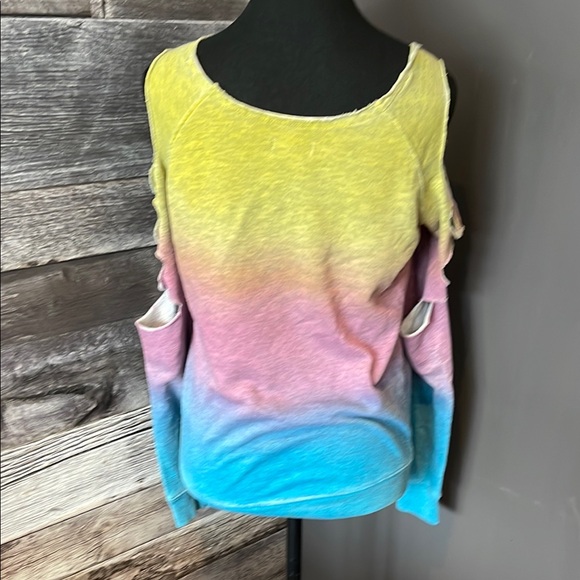 Colorful Gradient Cold Shoulder Top - Picture 3 of 4